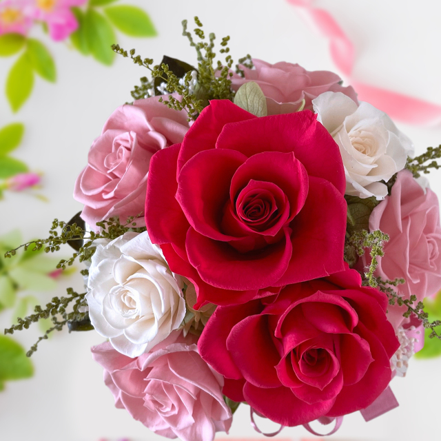 ピンクのバラのプリザーブドフラワー 結婚祝い 誕生日プレゼント